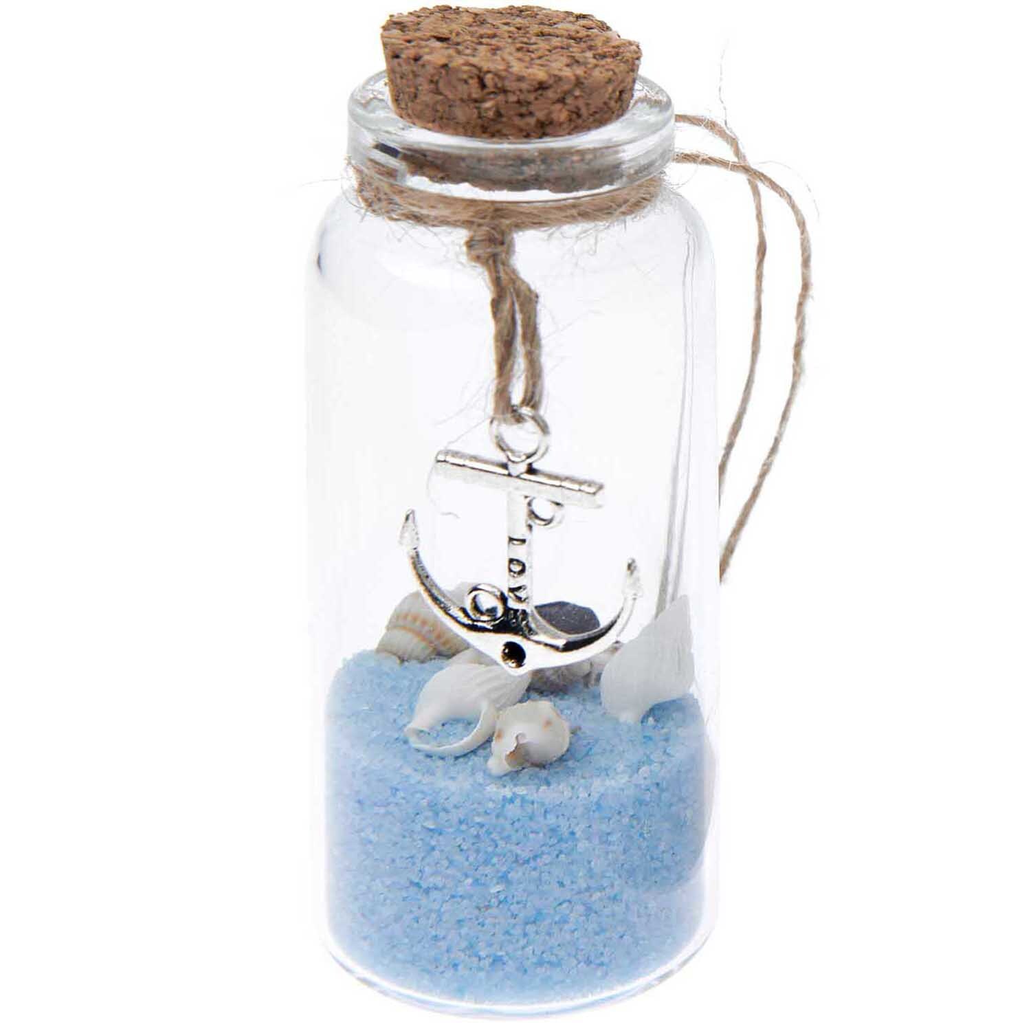 Hänger Flasche mit Sand und Muscheln hellblau 7,5cm