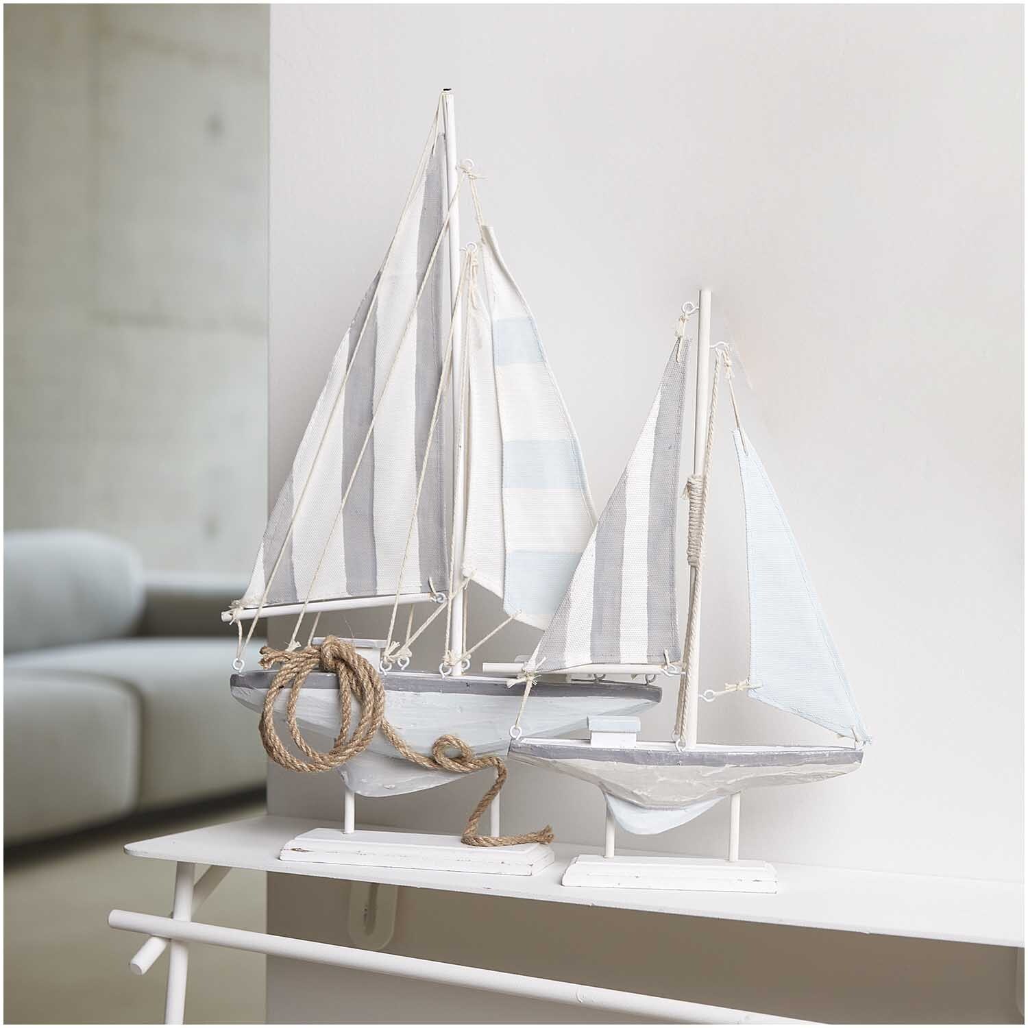 Segelboot hellblau-weiß Holz 19x30,5cm