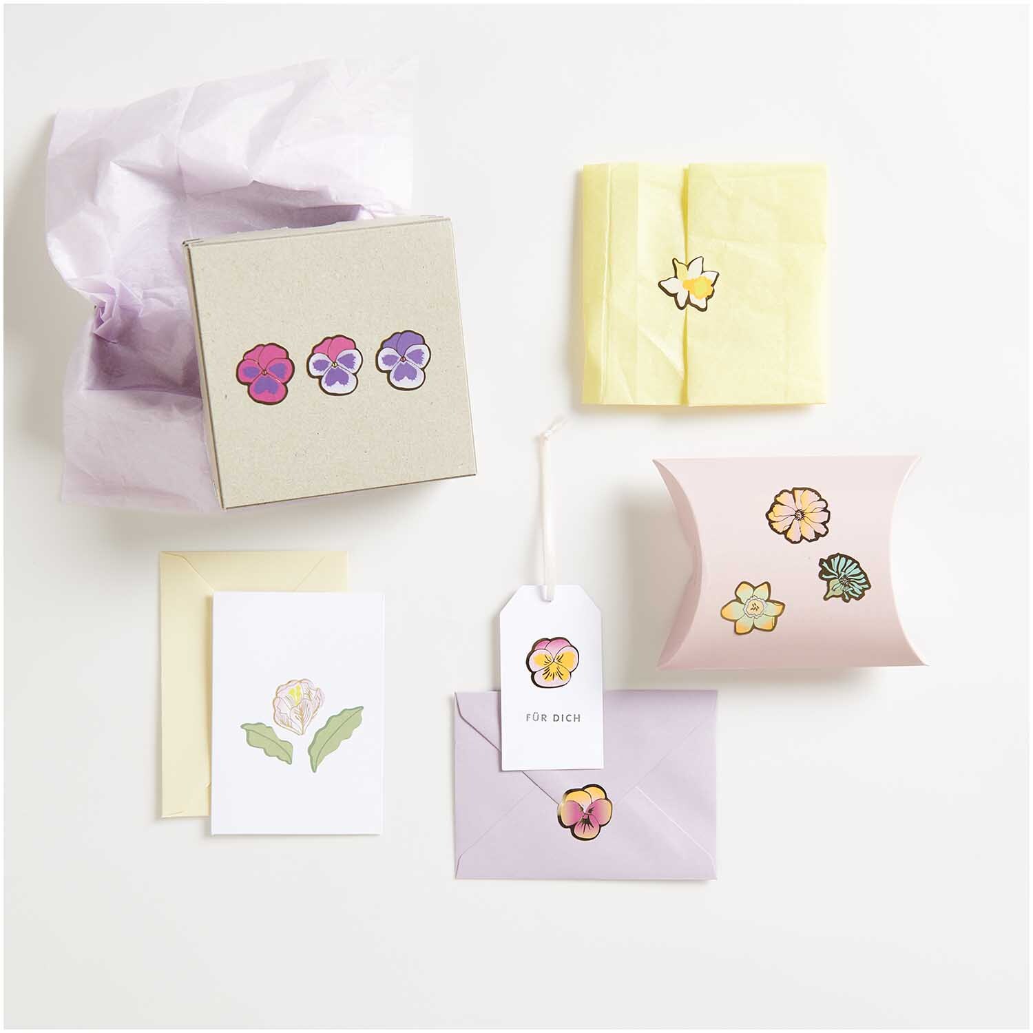 Paper Poetry Mini-Sticker Futschikato Stiefmütterchen auf der Rolle